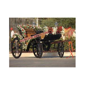 Magnifique mini carrosse Victoria noire pour décor de mariage indien Buggy d'entrée en bois pour les fêtes Commande minimum d'une pièce - Product Image 1
