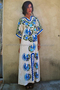 ชุดเดรสยาวสไตล์เม็กซิกันแบบดั้งเดิม ปักลายนกยูง ผ่ากลาง ผ้าฝ้าย 100% แขนสั้น สไตล์วินเทจ สำหรับผู้หญิง ขายส่ง - Product Image 2