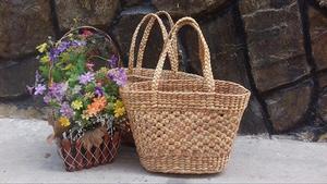 กระเป๋าผ้าใบสไตล์ชนเผ่าทำด้วยมือสำหรับผู้หญิงมีซิบปิด-กระเป๋าหวายสวยงามจากเวียดนาม - Product Image 2