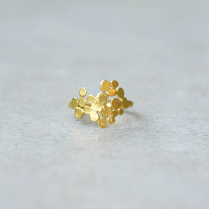 Anillo de dedo hecho de latón duradero con relleno de oro para mujer, diseño Floral, joyería de boda y compromiso - Product Image 2