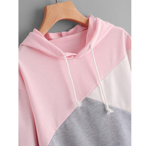 Sudadera con capucha corta para mujer con bloques de color, logo y color personalizados, estilo urbano, ajuste ceñido, top corto con capucha para mujer - Product Image 5