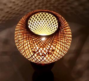 Lámpara de Pie Decorativa de Bambú de Estilo Europeo con Diseño de Tejido, Lámpara de Mesa Eléctrica para Iluminación y Decoración del Hogar - Product Image 2