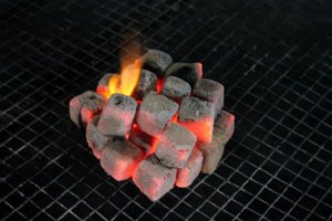 เครื่องผลิตถ่านสำหรับชิชาฮุคคาในอลคาตาร์สำหรับ Shisha hookah briquettes เพื่อทำเถ้าไม้บดต่ำเถ้าสีขาว - Product Image 3