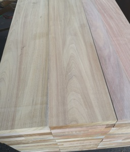 Marches d'escalier en bois lamellé-collé massif et durable, résistant aux taches, produit en bois pour escaliers - Product Image 1