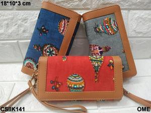 Pochette à main Lowellcraft en EVA personnalisée pour femme, broderie ethnique faite à la main, vente en gros depuis Delhi - Product Image 6