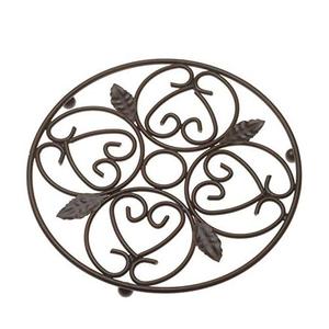 Dessous de plat classique en fer forgé avec feuilles de défilement rondes rouillées pour restaurants commerciaux et fêtes - Product Image 1