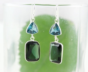 Pendientes de plata de ley chapados en oro de Hydro Jewelry hechos a mano con Topacio Azul Esmeralda, forma de mezcla colgante larga para boda - Product Image 4