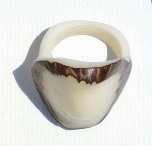 Anillos Tallados en Nuez de Tagua, Color Natural, Marfil Vegetal, Joyería Artesanal para Mujer, Ecuador - Product Image 1