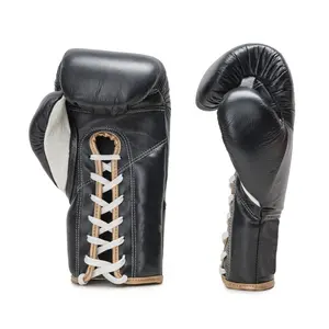 Черные кожаные боксерские перчатки на шнуровке