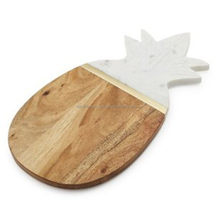 Planche à découper en bois et marbre pour la cuisine, idéale pour couper et hacher l'ananas - Product Image 1