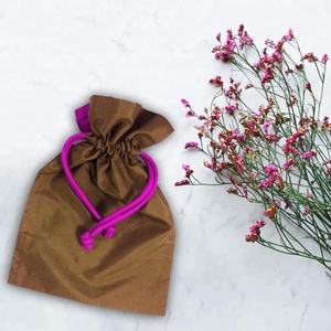 กระเป๋าเครื่องสำอางผ้าป่านพิมพ์โลโก้พร้อมซิปอุปกรณ์เสริมประเภทผลิตภัณฑ์ปรับแต่งได้ - Product Image 5