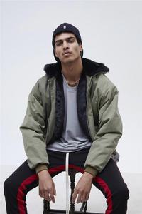 Pantalones de pista a la moda, a precio asequible - Product Image 2