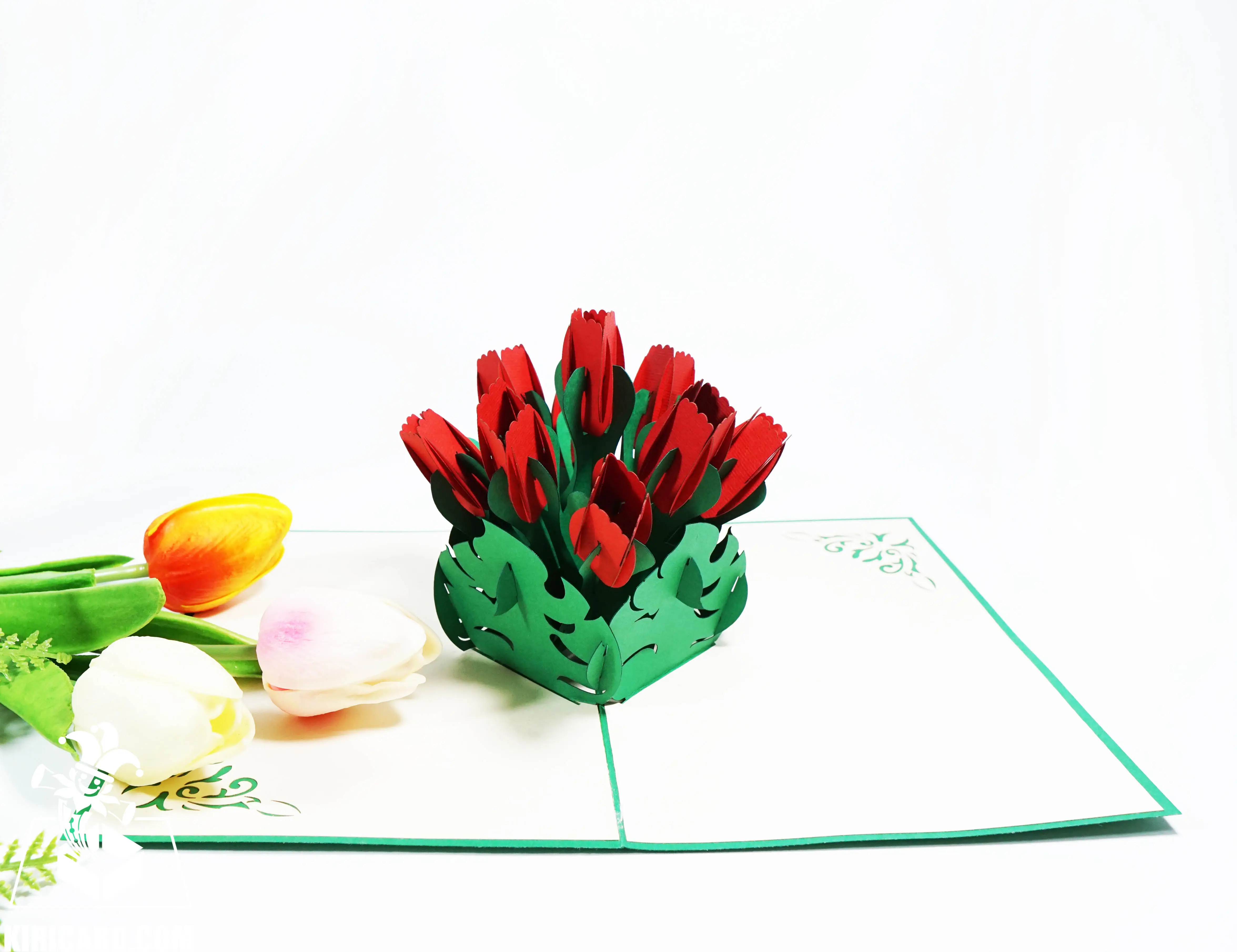 Floral hecho a mano 3D tarjeta de felicitación kirigami tarjeta tulipanes rojos Pop Up Card artesanía al por mayor mejor venta