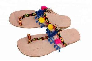 Sandales d'été Tribal Style bohémien pour femmes, sandales plates avec pompons - Product Image 2