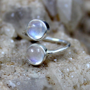 แหวนวินเทจสีเงินสเตอร์ลิง925ใส่ได้ทั้งชายและหญิงพลอยไข่มุกสีรุ้งธรรมชาติสำหรับงานแต่งงานงานปาร์ตี้ - Product Image 1