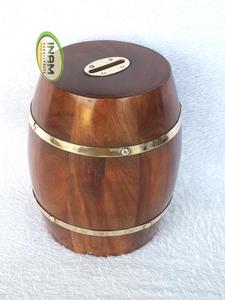 Hucha de madera hecha a mano con incrustaciones de latón - Product Image 2