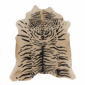 Tigre Imprimé Tapis En Peau De Vache - Product Image 1