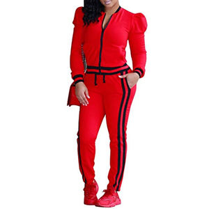 Conjunto de dos piezas para mujer, chaqueta cálida y joggers, chándales personalizados - Product Image 1