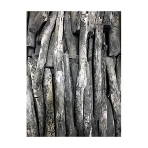 木炭橡木和红树林黑白块木头木炭烧烤木炭从越南