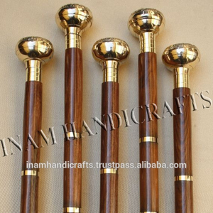 ไม้เท้าทำจากไม้ที่มีด้ามจับลูกบิดทองเหลืองฝังทองเหลืองสำหรับการเดินป่าและกิจกรรมกลางแจ้ง - Product Image 4