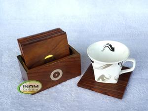 Belles sous-verres en bois de concepteur pour le thé et le café pour la décoration de Noël de fête de cuisine à la maison - Product Image 2