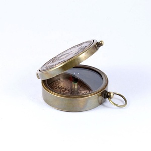 เข็มทิศพกพาแบบวิคตอเรียน ทำจากทองเหลือง งานโบราณ ย้อนยุค ปี 1875 ของขวัญแปลกใหม่ พร้อมสายคล้องในซองหนัง - Product Image 6