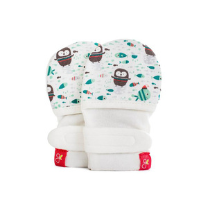 Mitaines pour bébés, conception originale, fabrication - Product Image 1