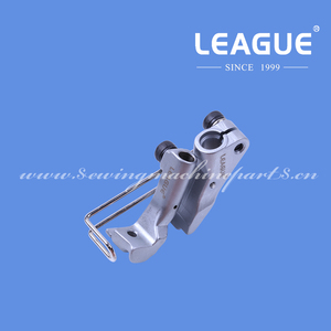 KH367PR (3.2mm, 4.8mm, 6.4mm) Pieds de tuyauterie, rainure de cordon à droite de l'aiguille pour Durkopp Adler 367, 467, 767 - Product Image 1
