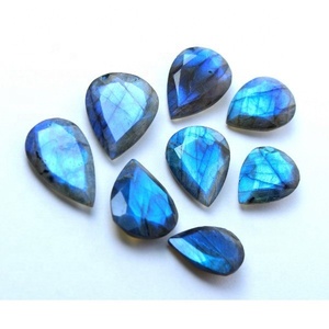 อัญมณีลาบราดอไรต์ธรรมชาติทรงลูกแพร์สีฟ้า - Product Image 2