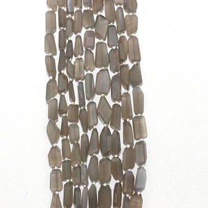 14 pouces de Long en pierre de lune grise naturelle, pépites à facettes en forme de perles, fabricant en gros, véritable haute qualité - Product Image 6