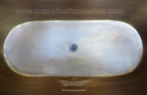 อ่างอาบน้ำทองเหลืองสีทองขนาด70นิ้วสไตล์วินเทจของอินเดียคอลเลกชั่นอ่างอาบน้ำทองแดงแบบดั้งเดิมของผู้ผลิตสำหรับอุปกรณ์ห้องน้ำ - Product Image 4