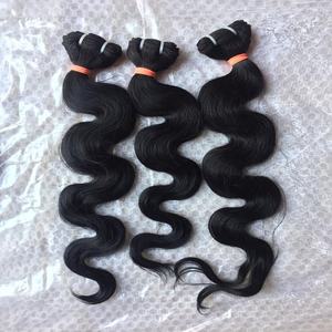 Cheveux indiens vierges de vague de corps 100% cheveux humains bruts non transformés sans enchevêtrement belle couleur naturelle Remy Grade 16 "longueur Machine - Product Image 1