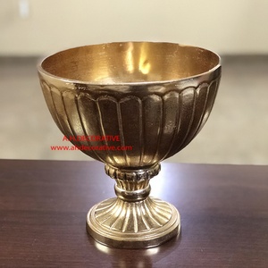 Aluminium Glossy Gold Finishing Handmade Designing Fruits & Flower Serving Bowl With <b>Set</b> <b>of</b> <b>3</b> Hotels Serving Container & Bowls - Product Image 3