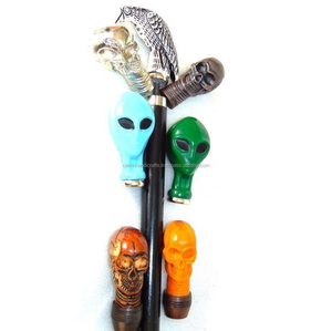 Bastón de lujo. Bastón de madera con mango de latón antiguo para hombre y mujer - Product Image 1