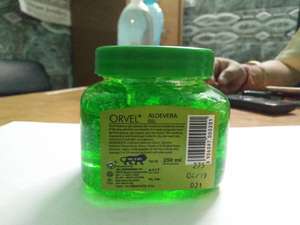 Gel d'aloe vera de qualité cosmétique, apaisant et hydratant, pour le soin du visage, de la peau et des cheveux, vente en gros en marque privée OEM - Product Image 2