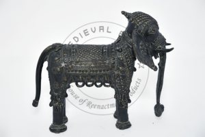 Sculpture éléphant tribal en laiton, pièce de haute qualité, simple et élégante, fait à la main, à bas prix - Product Image 4