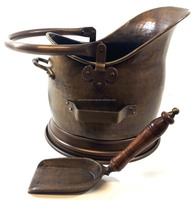 Accessoires de cheminée, seau à charbon martelé antique