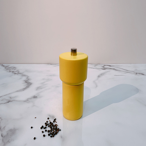 [Holar] Taiwan Made New Arrival 6 Inch Yellow Brown Wood Salt and Pepper Grinder Set - Product Image 5