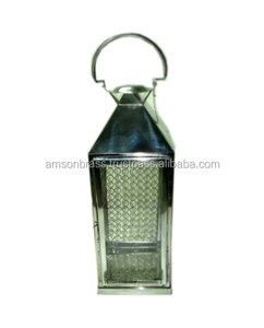 Lanterne suspendue moderne en métal Lanterne à bougie sur pied Lanterne personnalisée en métal noir avec verre transparent Décoration intérieure ou extérieure - Product Image 5