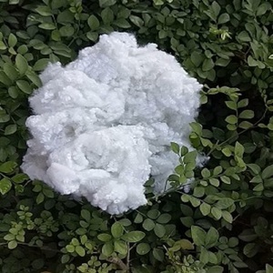 Fibre de polyester recyclée à 100 % de qualité supérieure, de couleur blanche, creuse et conjuguée, siliconée HCS, pour matériau de rembourrage - Product Image 5