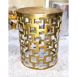 Taburete lateral moderno, taburete de METAL dorado para jardín - Product Image 1