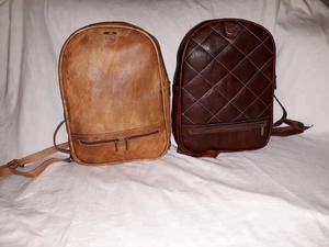 Mochila de cuero marroquí hecha a mano unisex Estilo Vintage tostado con forro de cuero genuino y marco externo con patrón geométrico - Product Image 2