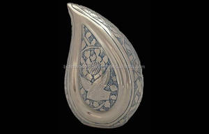 Urna Funeraria de Latón con Diseño de Lágrima Estilo Americano, Modelo TD-420 de Brassworld India, Artículos Funerarios Metálicos para Adultos - Product Image 6
