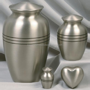 Urne de crémation en or brossé de style américain en laiton massif pour adultesBrassworld Inde Urne en métal - Product Image 4