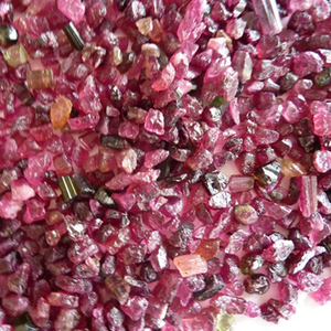 
 
 
 Pierres précieuses de tourmaline brute non taillée de formes variées, pierres en vrac pour la fabrication de bijoux - Commandes personnalisées en gros |   Tiers - Product Image 2