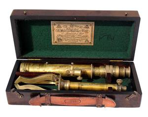 กล้องส่องทางไกลแบบยืน วินเทจ สไตล์ทหารเรือ ทำจากทองเหลือง พร้อมกล่องไม้สีทองและสีน้ำตาล ขนาด 11 นิ้ว สำหรับเป็นของขวัญ โดย Calvin Handicraft - Product Image 2