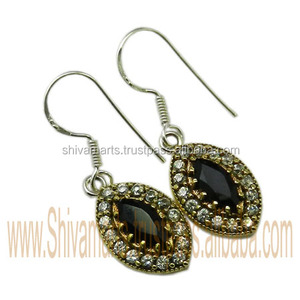 ต่างหูพลอยโอนิกซ์สีดำธรรมชาติ - Product Image 2