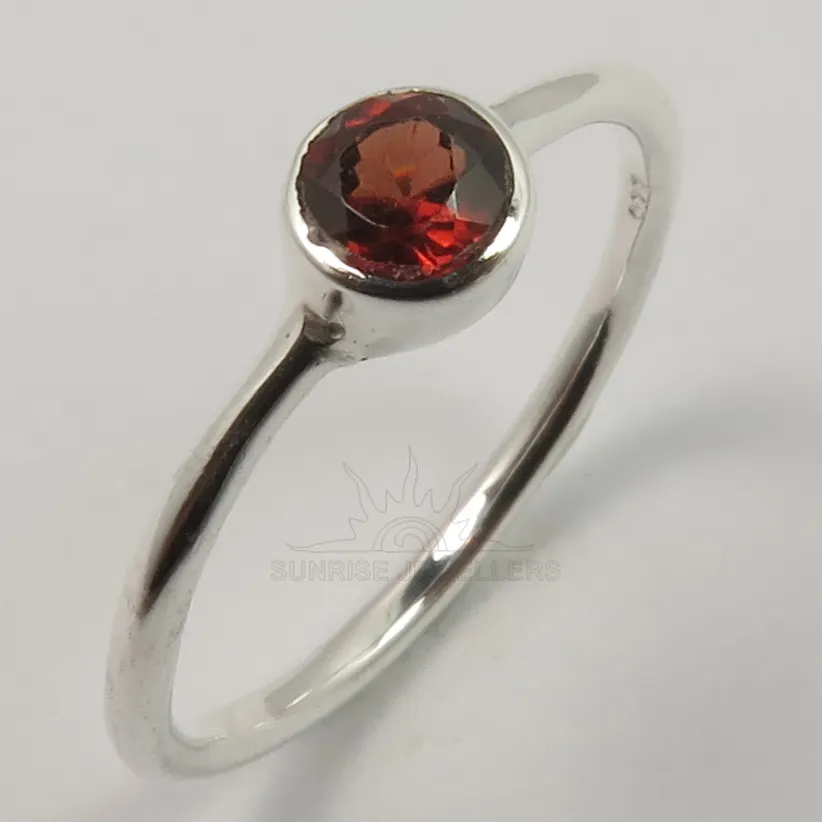 Natürlicher GARNET Edelstein 925 Sterling Silber Schmuck Kleiner kleiner schöner Ring Wählen Sie jede Größe! Exporteur