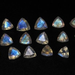 5mm naturel arc-en-ciel pierre de lune trillion coupe lâche gros fournisseur de pierres précieuses au prix d'usine pierres pour la fabrication de bijoux à la main - Product Image 1