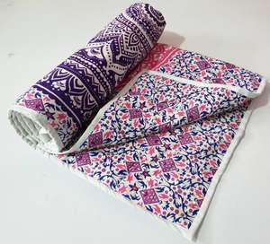 Colcha Reversible de Algodón con Estampado de Bloques de Jaipur Hecha a Mano para Sala de Estar, Uso en Todas las Estaciones - Product Image 2
